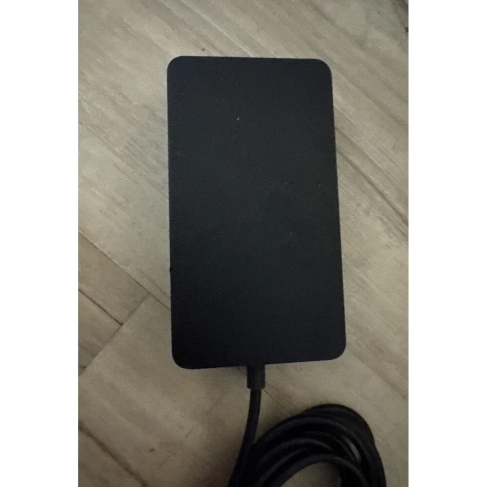 Microsoft oem charger
